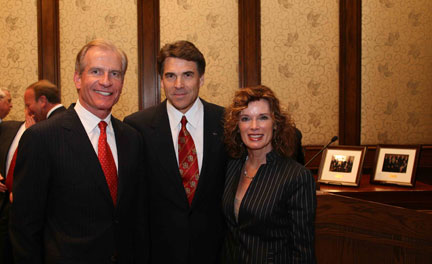 Regent Woody L. Hunt, Governor Rick Perry, and Mrs. Gayle Hunt
